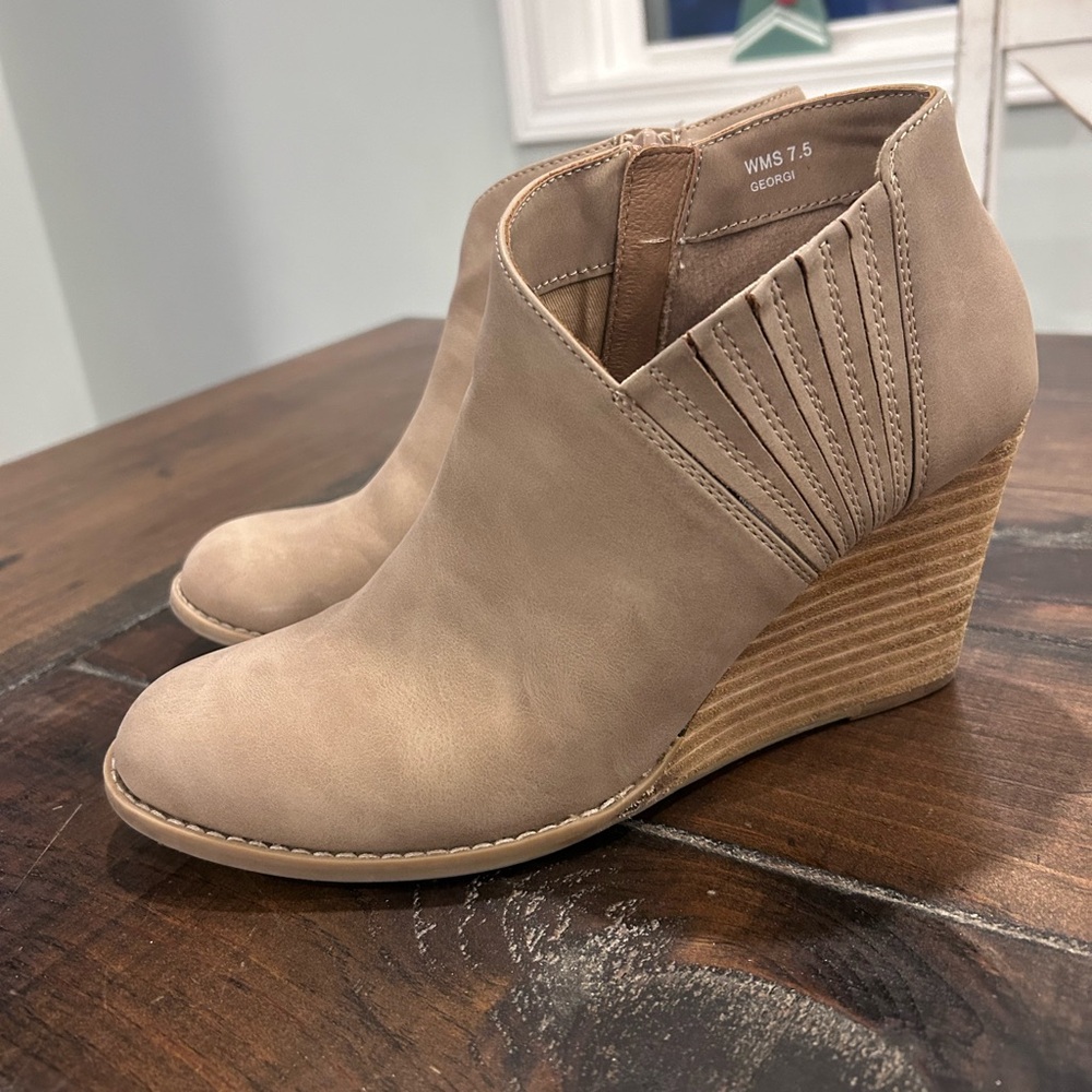 Women’s Ankle Bootie